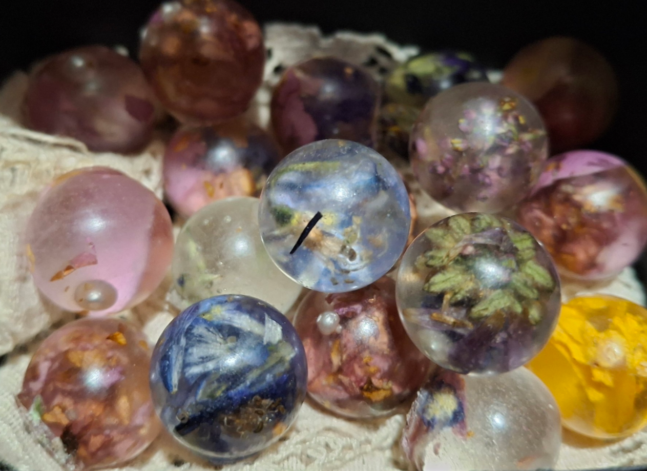 Keepsake petal marbles
